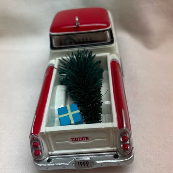 Dodge 1957 Sweptside D100 Truck Hallmark Ornament - Picture 5 of 8